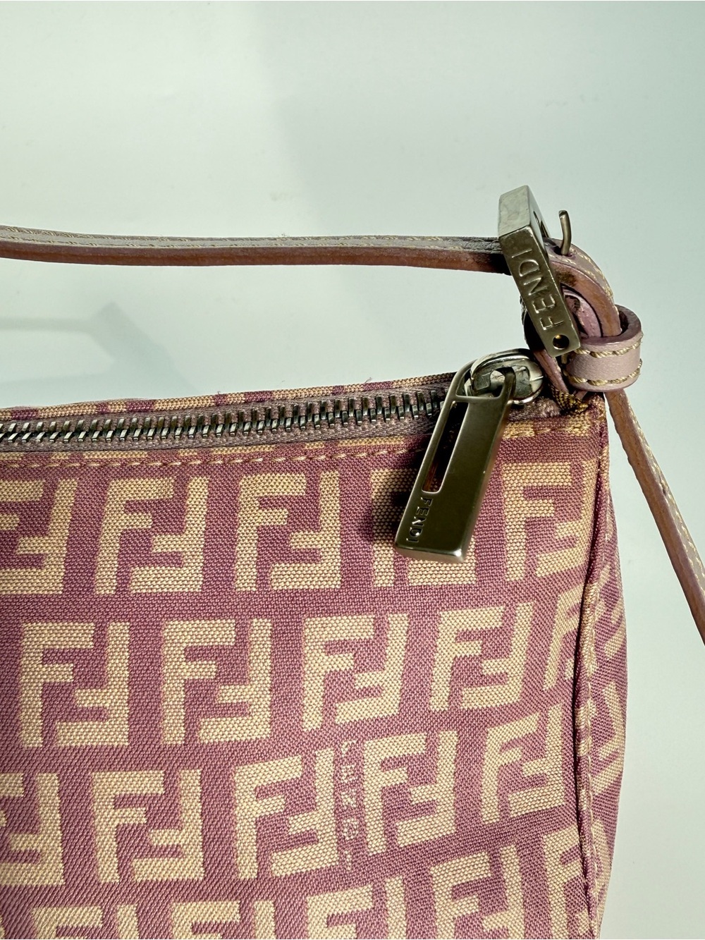 Authentic Fendi Zucchino Shoulder Bag Pochette in lilac - Picture 2 of 7